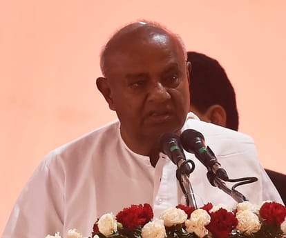 H D devgauda says India needs mulayam singh's leadership.