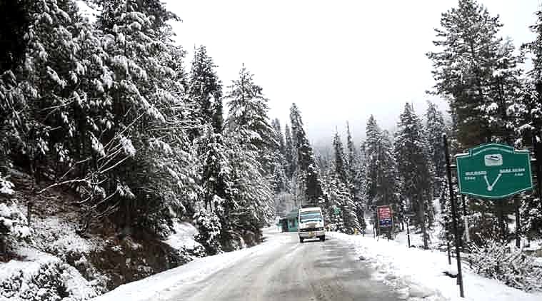 mughal road becomes like heaven in winters after snow fall