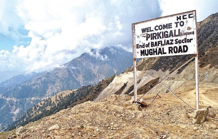 mughal road becomes like heaven in winters after snow fall