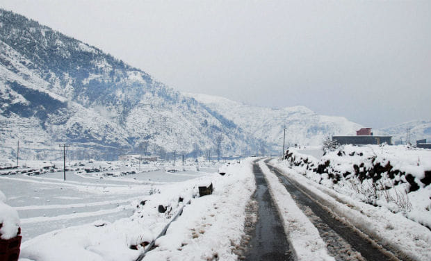 mughal road becomes like heaven in winters after snow fall