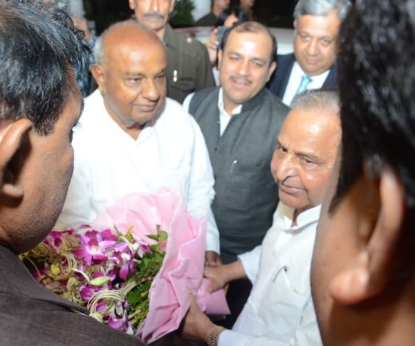  Leaders reaches lucknow to join Samajwadi party silver jubliee.