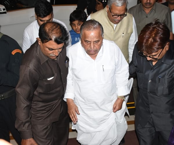  Leaders reaches lucknow to join Samajwadi party silver jubliee.