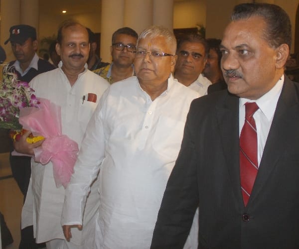  Leaders reaches lucknow to join Samajwadi party silver jubliee.