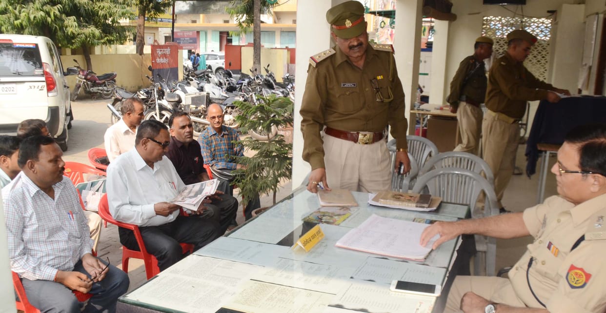 Solutions revenue personnel present at the Day seeks report 