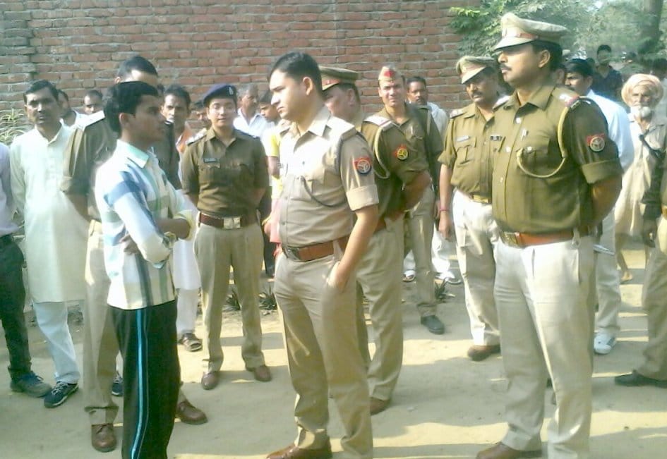 Four houses in three villages in Maglganj millions robbery