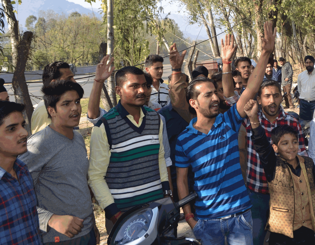 youth protests against pakistan on the martydom of army troop in ceasefire voilation