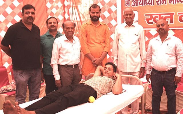Mahadanion with enthusiasm by the blood donation