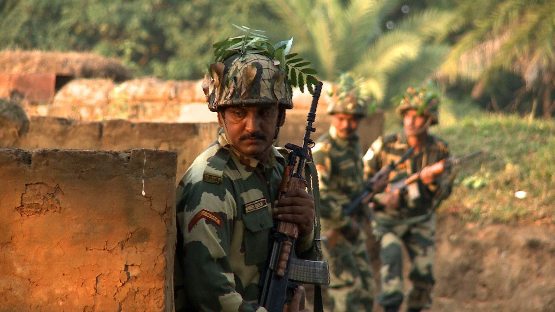 indian army, bsf jawan securing hussainiwala border by facing heatwaves