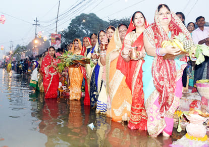 chhat pooja celebrate in kanpur