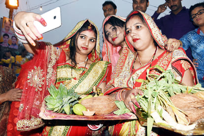 chhat pooja celebrate in kanpur