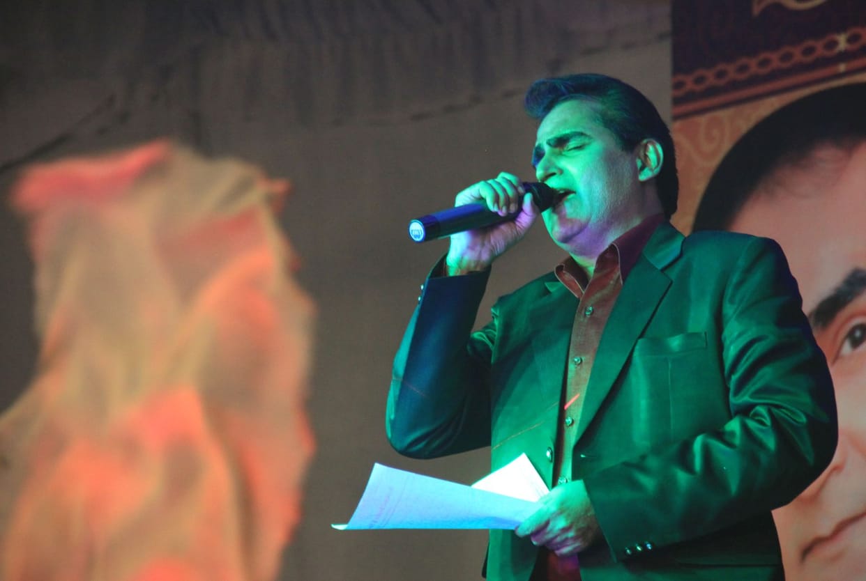 Election workers in overcoming differences boot 