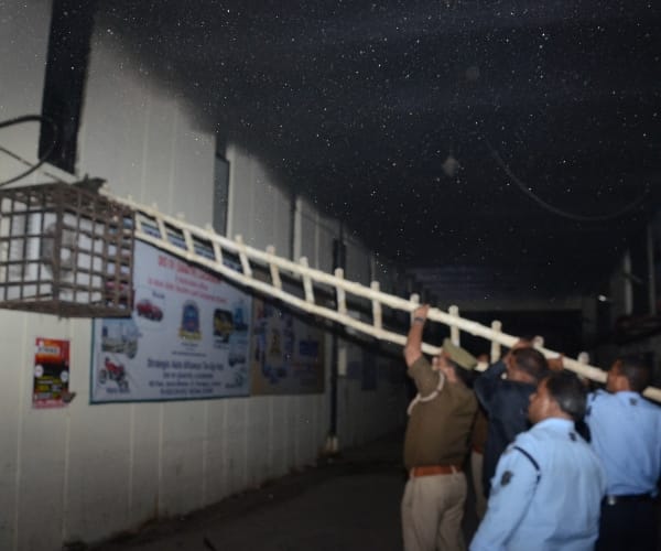 fire in LIC office in Lucknow.