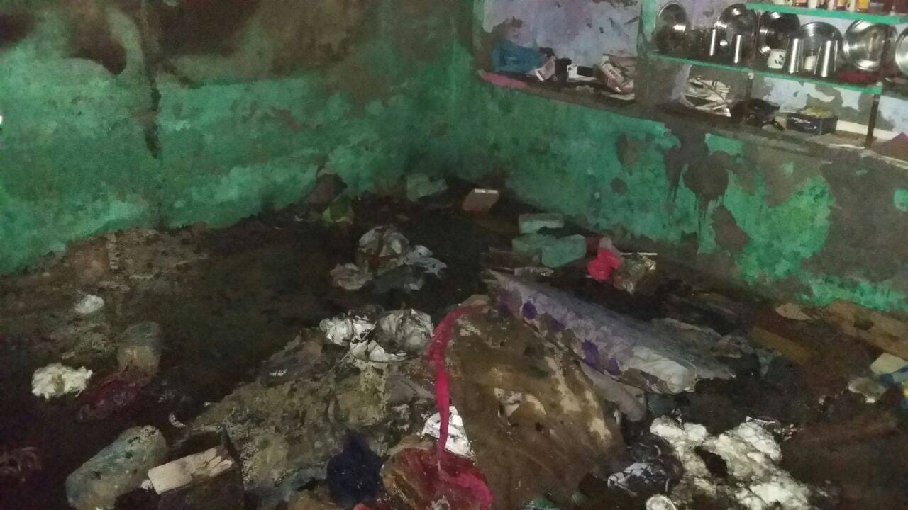 house caught fire in khanpur