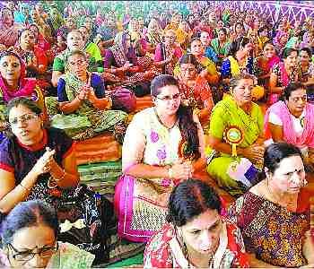 devotees engaged in chapiya mahotsav