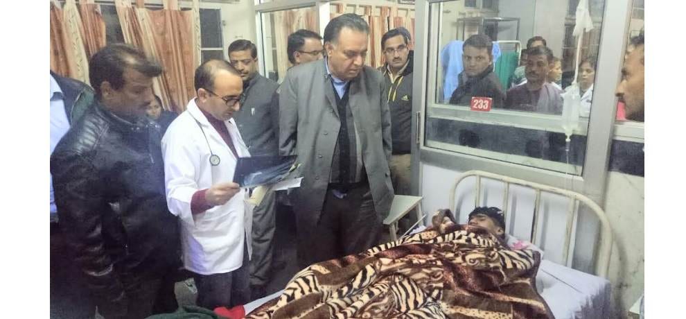 Transport Minister GS Bali visited the mandi zonal hospital to see the injured people