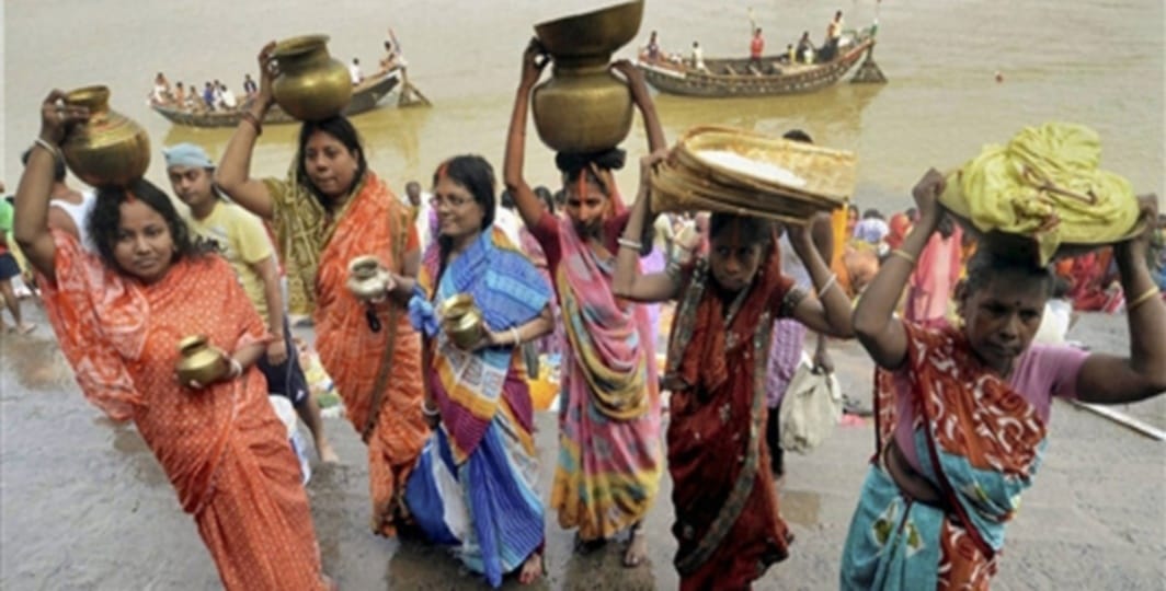  monday devotees gather at ghats for chhat puja