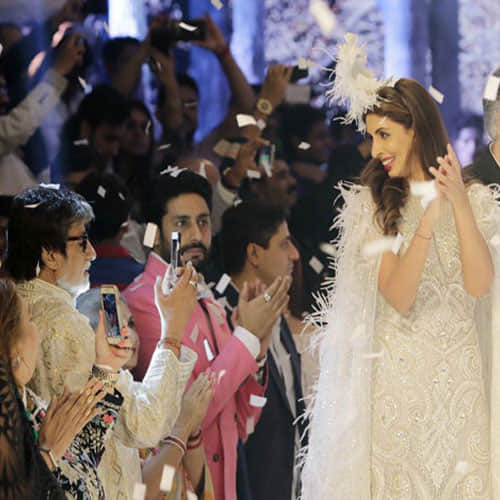 big b daughter shweta doing ramp walk