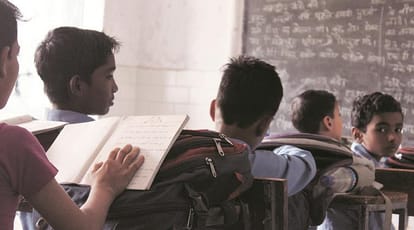 Delhi suffocated from the poisonous air, Emergency like Situations
