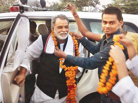SP, BJP members led by Minister of State welcomed