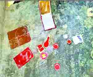 Cash and jewelery stolen from house