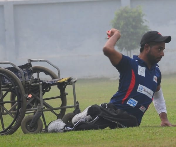 wheel chair cricket in Lucknow.