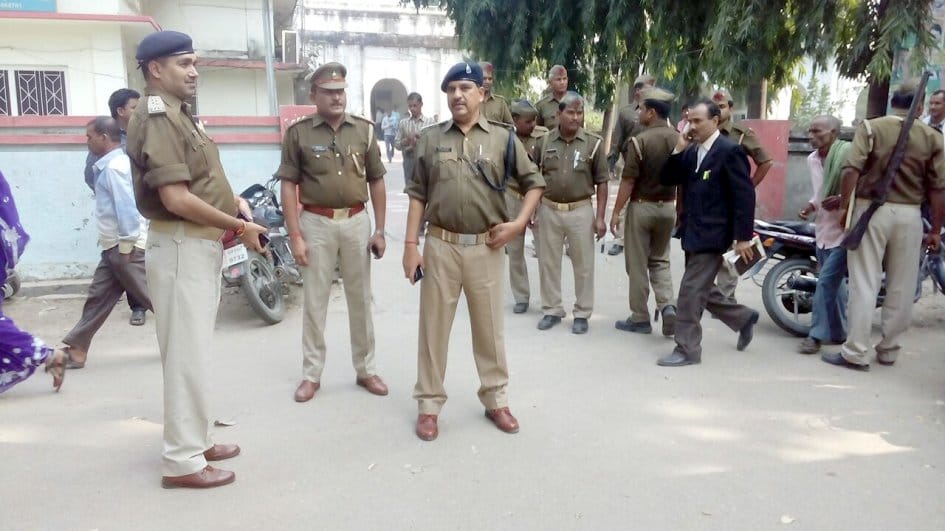 The sudden emergence of court complex Checking in was missing soldier