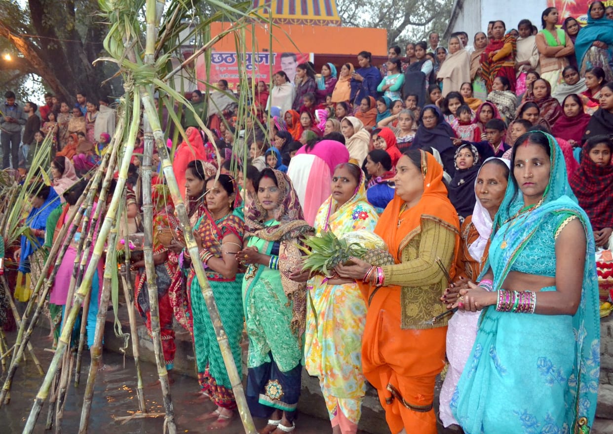 Offer water to the rising sun, Chhath veneration