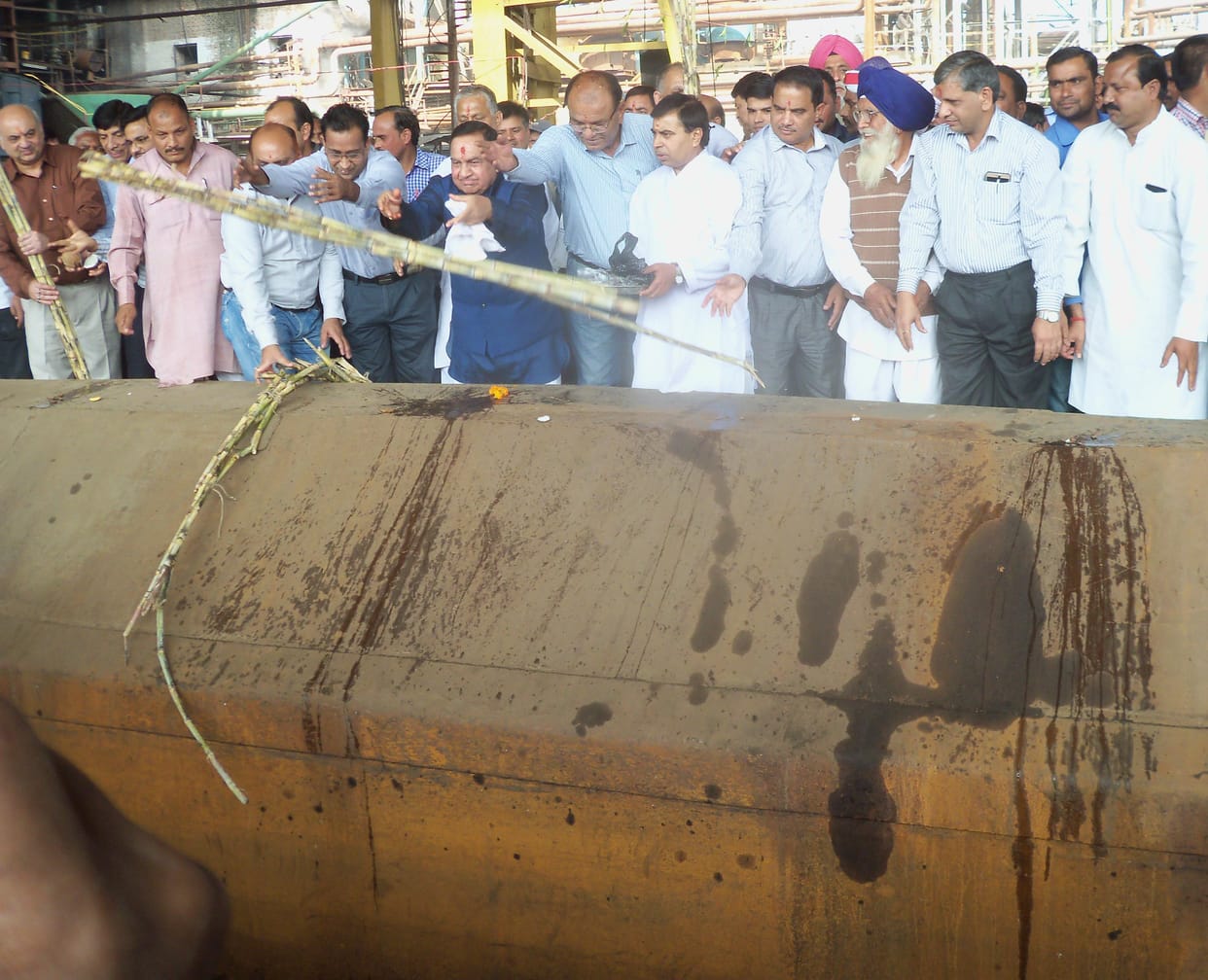 Vedic mantras four Chinese Mills launched the new crushing season