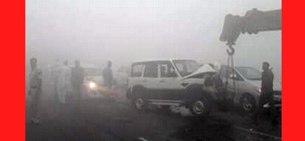 Photos: When smog become danger, hundred vehicles collided on GT Road