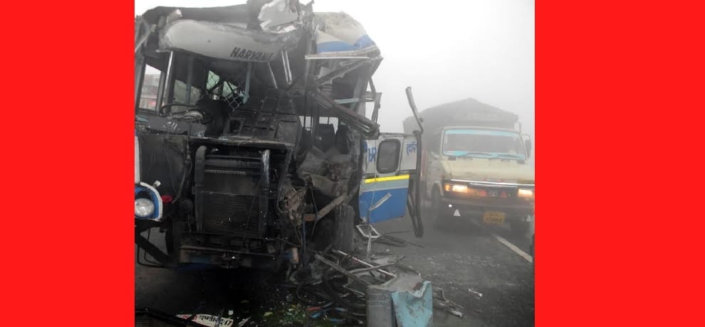 Photos: When smog become danger, hundred vehicles collided on GT Road