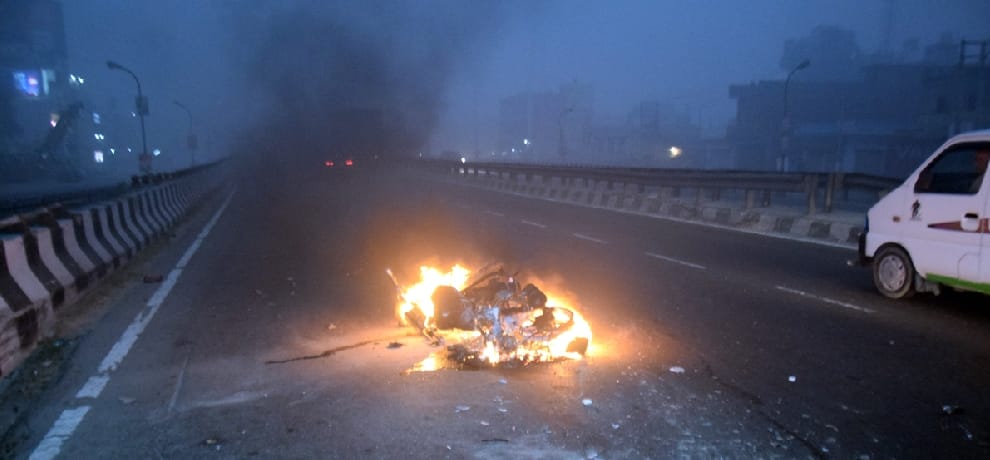 Truck collision killed three lit the bike