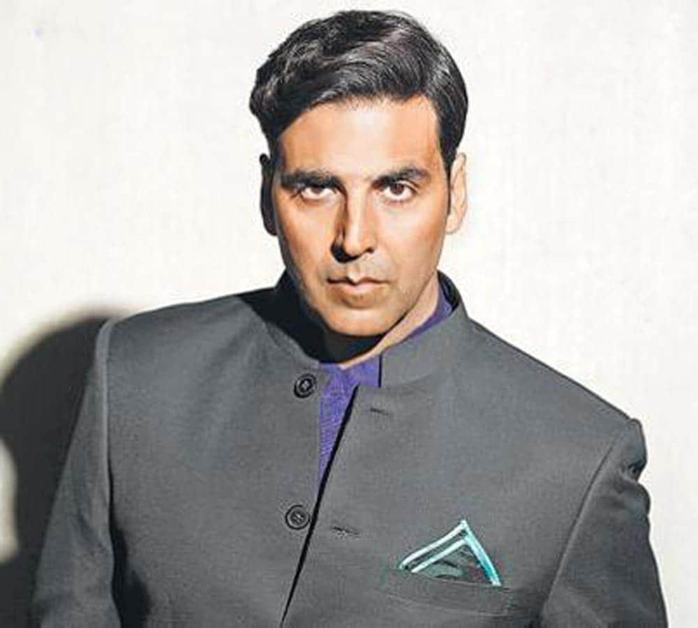 Akshay and Bhumi Pednekar spotted on 'Toilet: Ek Prem Katha' set