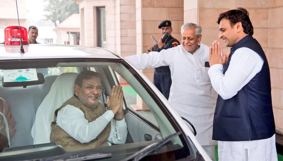 sharad yadav meets akhilesh yadav 