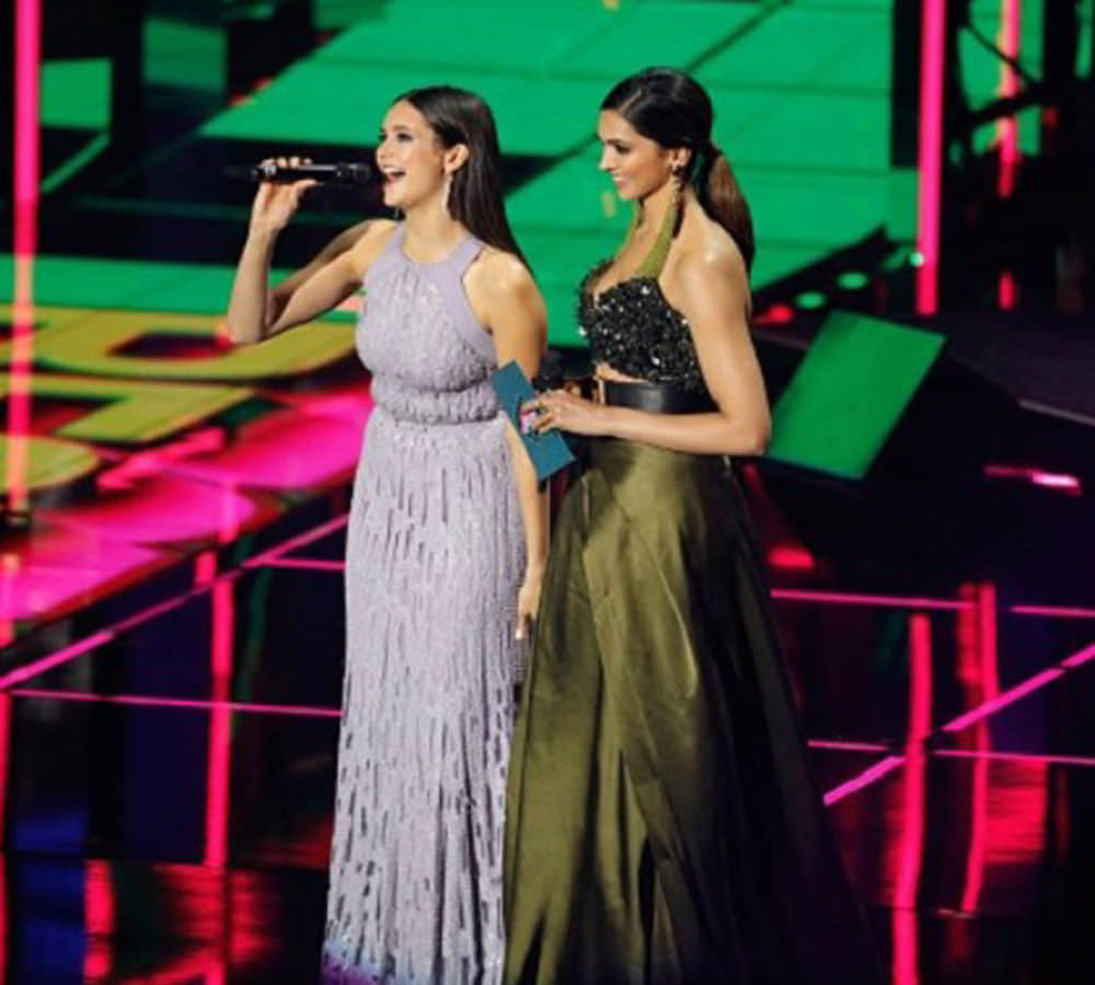 dailymail called deepika padukone a bollywood blunder