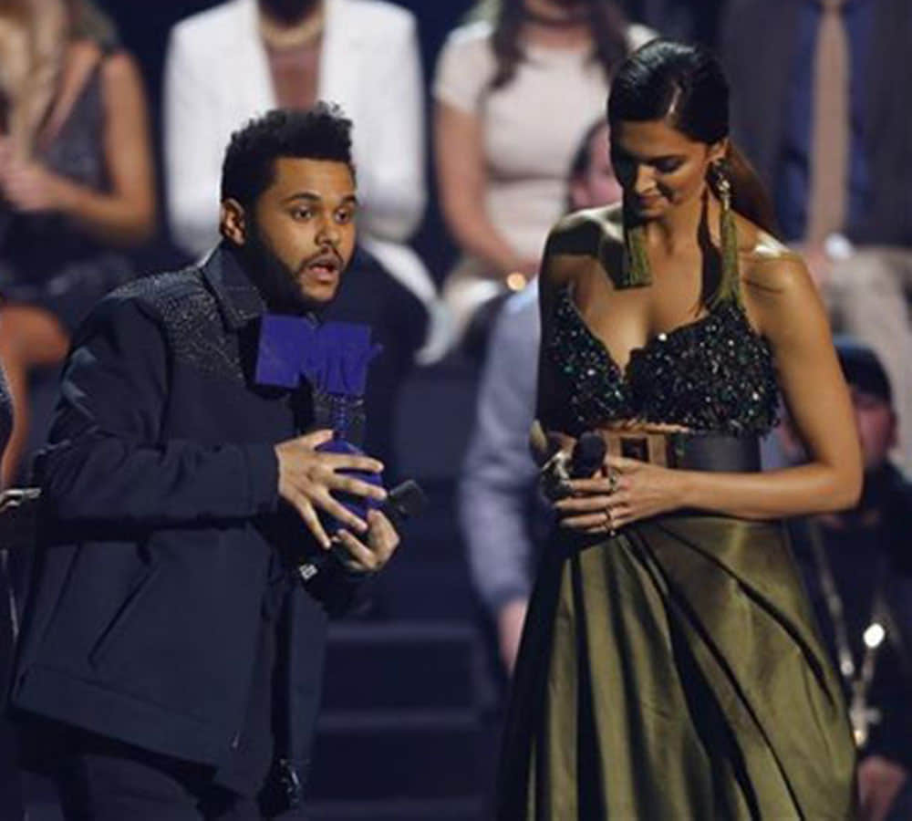 dailymail called deepika padukone a bollywood blunder