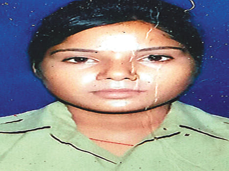 girl student died due to train accident