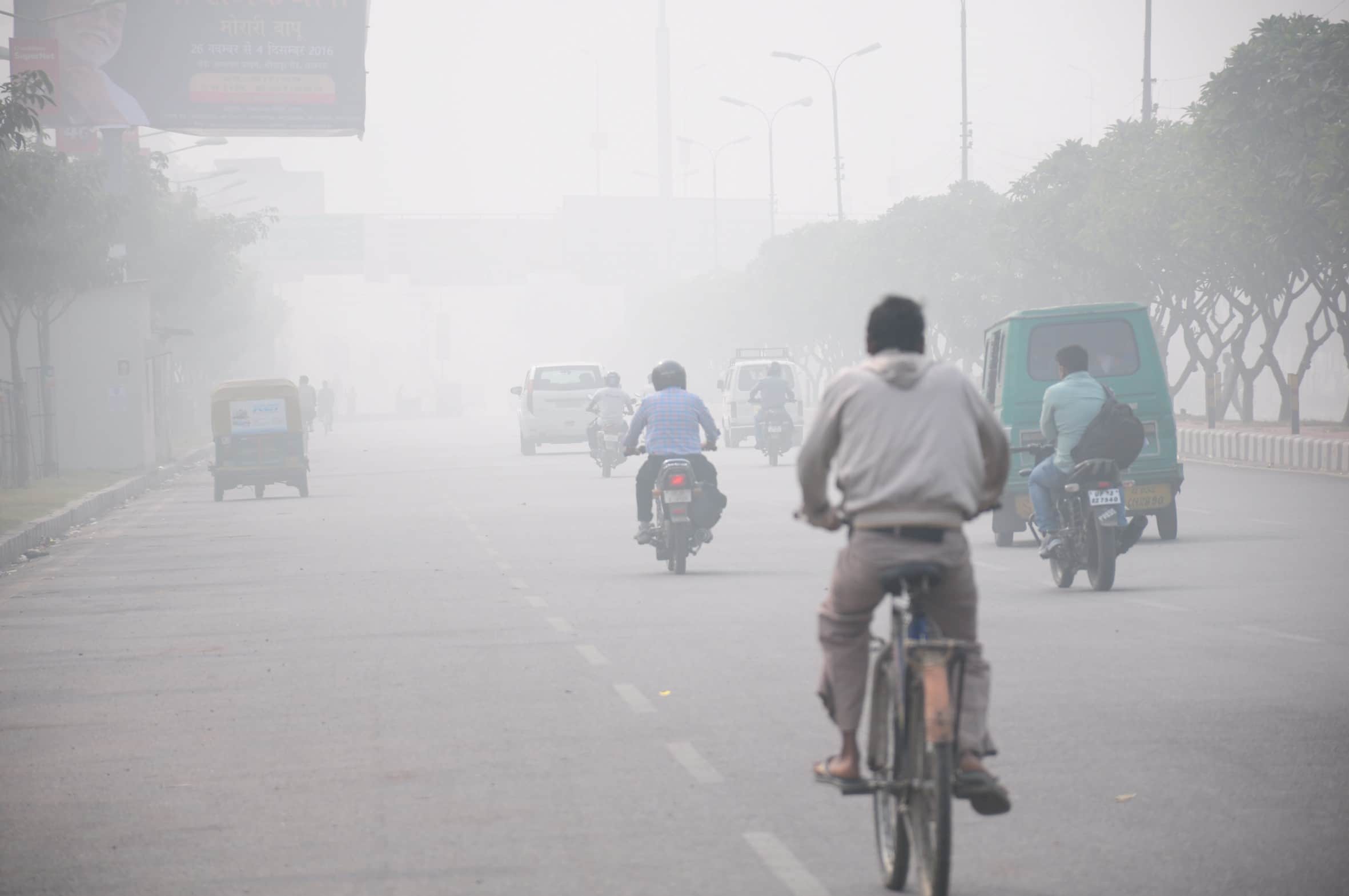smog in the air of lucknow