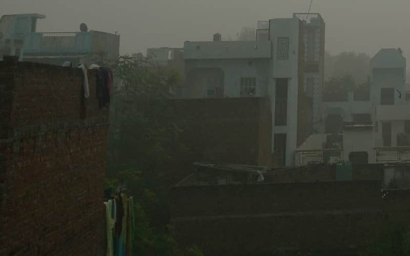 smog in the air of lucknow