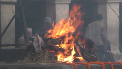 son refused for cremation of father, daughters came forward for funeral in beri of haryana