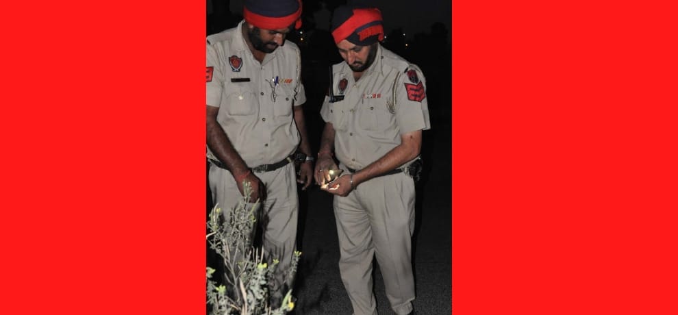 Gangwar among hundreds young man, firing near bus stand