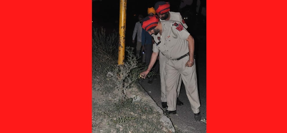 Gangwar among hundreds young man, firing near bus stand