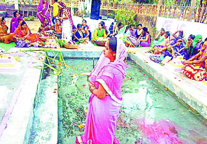 Devotees worship the Sun
