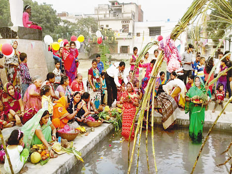 devotees prayed to god sun