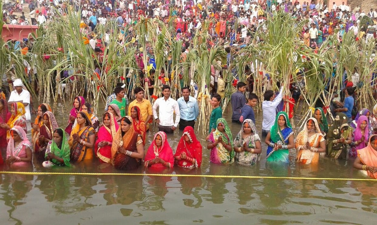  devotees offer water the Sun 