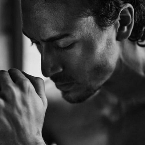 tiger shroff is busy doing his photoshoot