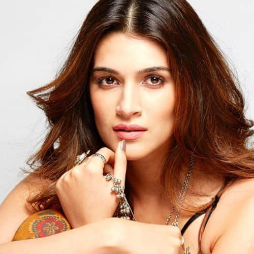 kriti senon preparing imarti in lucknow