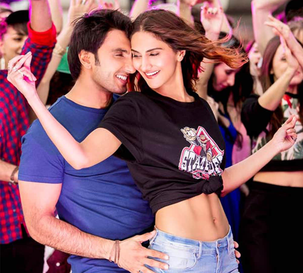 What if Shah Rukh wakes up as Ranveer Singh ? Here's the answer