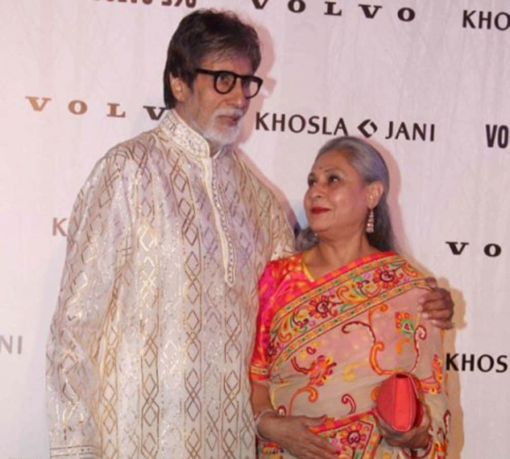 shweta nanda ramp walk on volvo s90 fashion show
