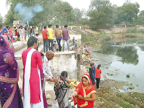 Offer water to the well-being sought by the rising sun