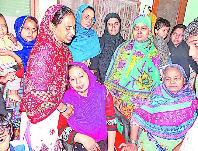 Thieves off reconstructed houses, stealing millions